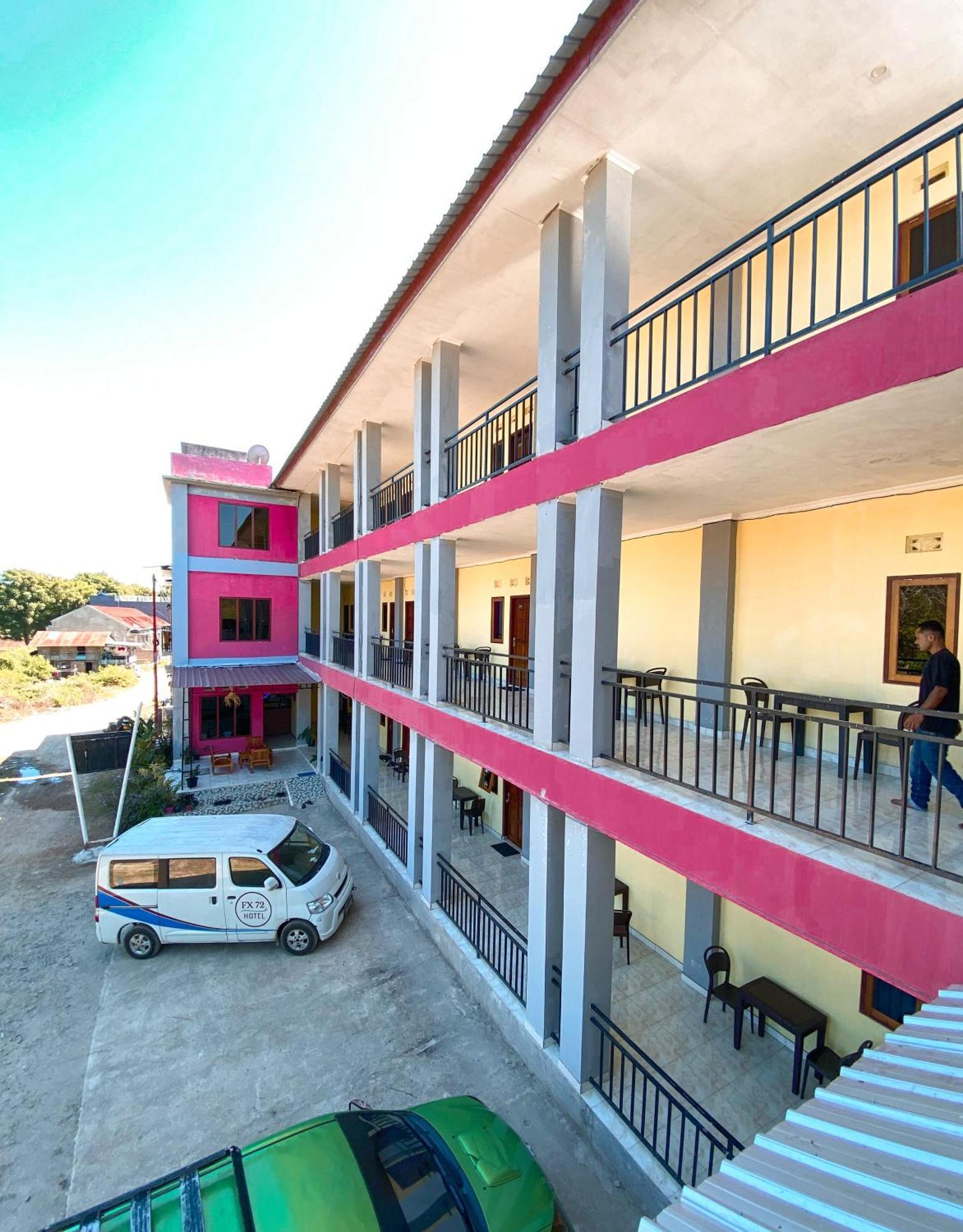 Fx72 Labuan Bajo Hotel Eksteriør billede